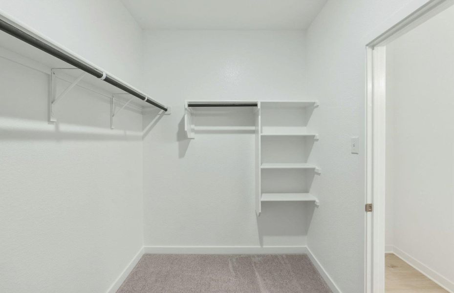 Spacious, unfurnished interior of a new home in Sonterra, Jarrell (Image 18).