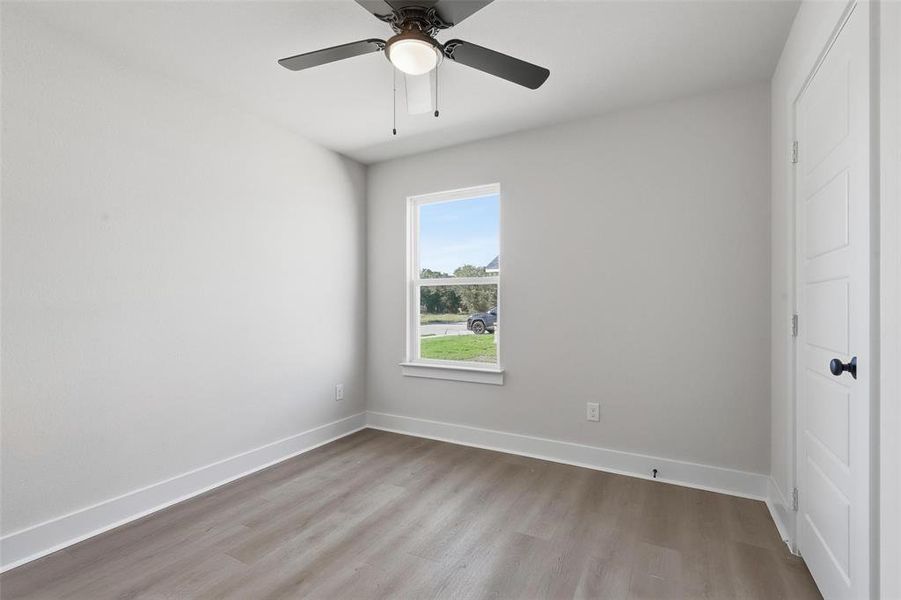 Spacious, unfurnished interior of a new home in , Tolar (Image 28).