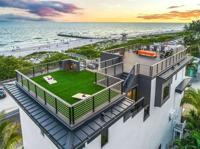 Exterior details and patio area of a home in , Bradenton Beach (Image 30).