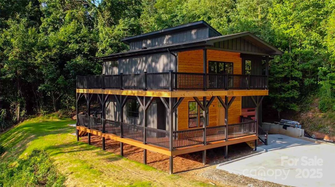 Front exterior of a new home in , Canton, NC, highlighting curb appeal (Image 16). Front exterior of a new home in , Canton, NC, highlighting curb appeal (Image 16).