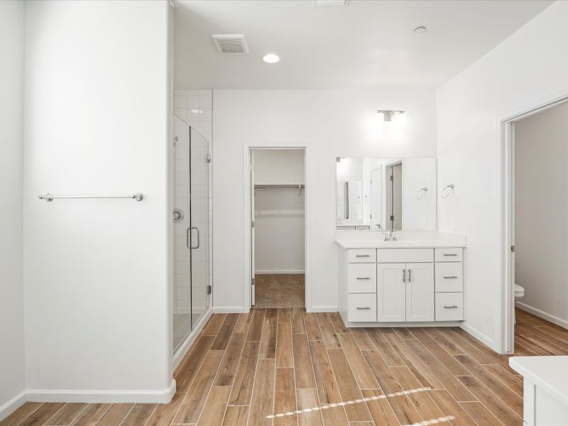 Spacious, unfurnished interior of a new home in Arbor at Madera Highlands II, Sahuarita (Image 11).