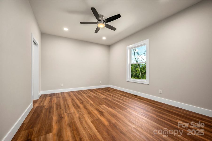 Spacious, unfurnished interior of a new home in , Hendersonville (Image 9).