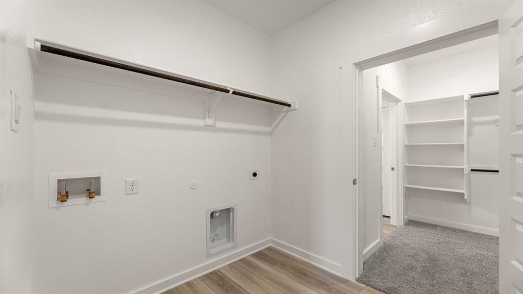 05. 747 Embrace - Utility 05. 747 Embrace - Utility