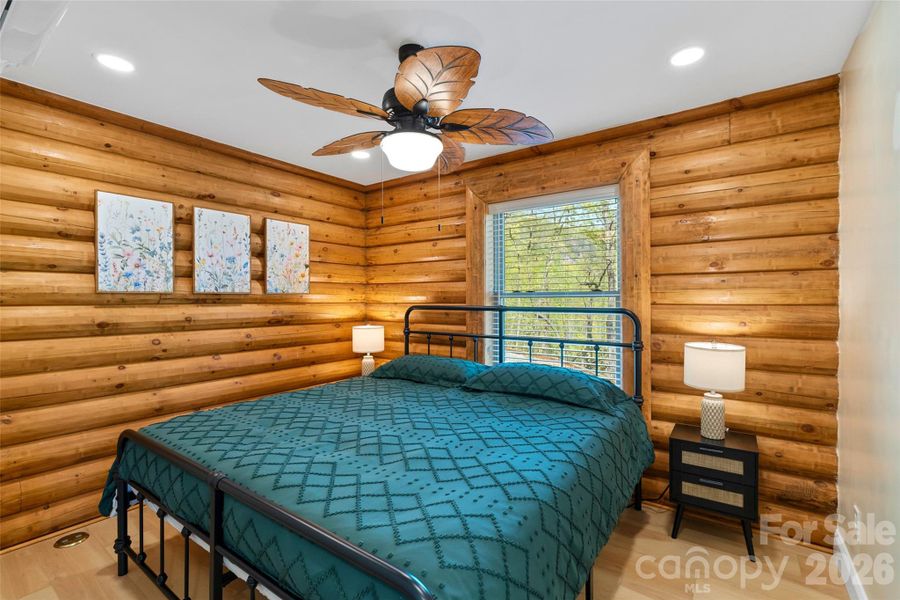 Furnished interior view inside a new home in , Lake Lure (Image 7).