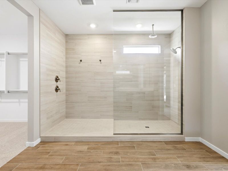Spacious, unfurnished interior of a new home in Paloma Creek - Signature Series, Surprise (Image 19).