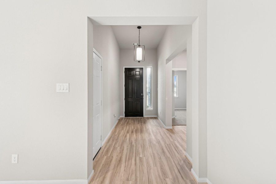 Welcoming foyer (*Photo not of actual home and used for illustration purposes only.) Welcoming foyer (*Photo not of actual home and used for illustration purposes only.)