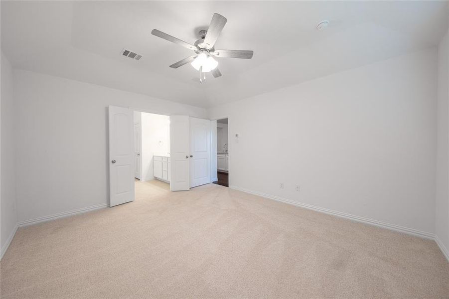 Spacious, unfurnished interior of a new home in Churchill: Meadows 50', Anna (Image 20). Spacious, unfurnished interior of a new home in Churchill: Meadows 50', Anna (Image 20).