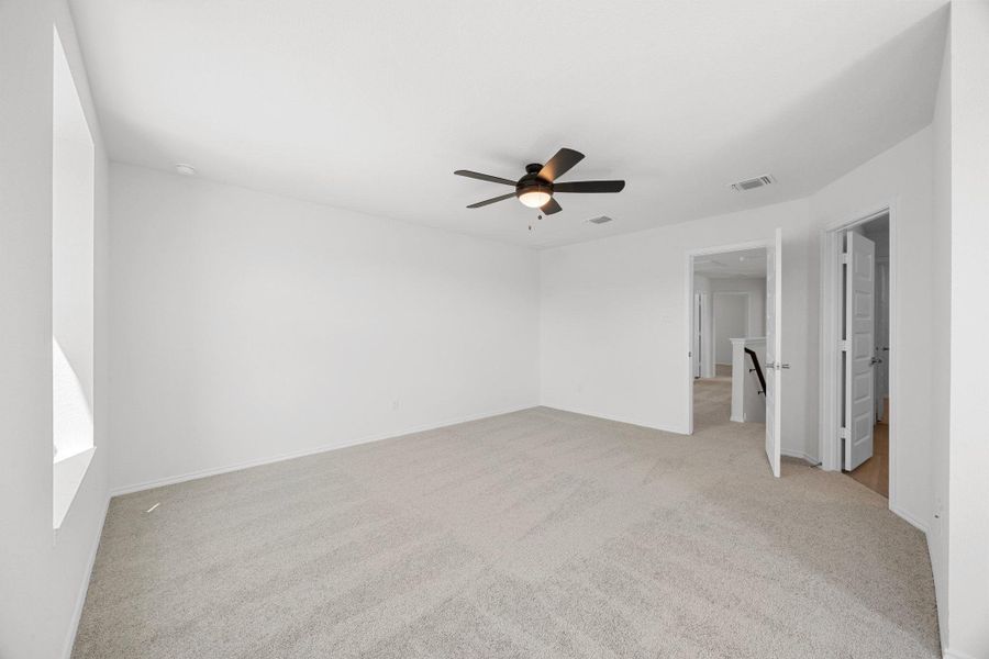 Spacious, unfurnished interior of a new home in Retreat at San Gabriel, Georgetown (Image 22).