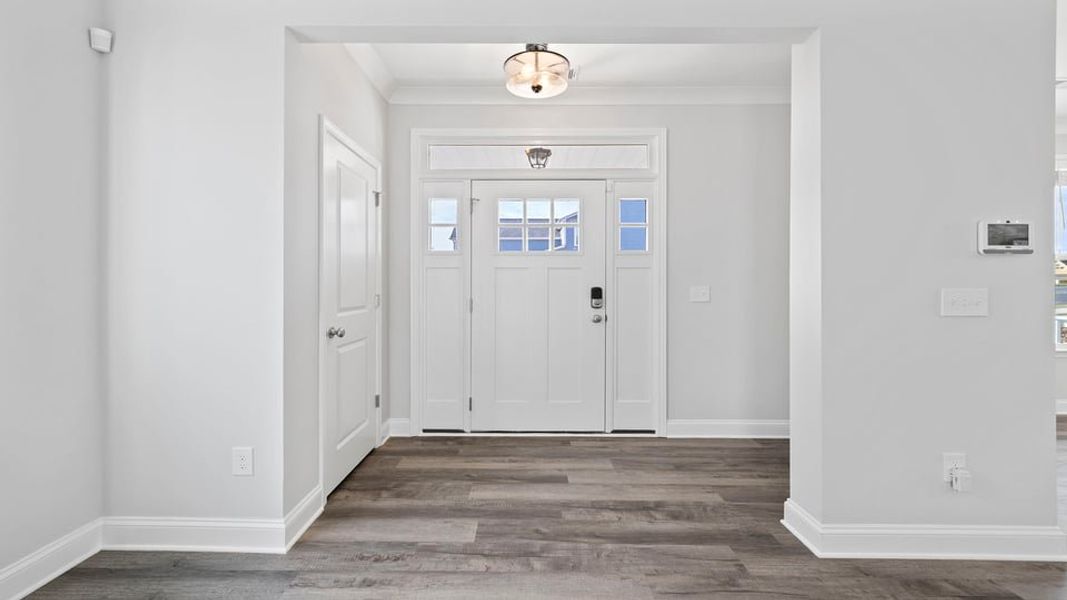 Spacious, unfurnished interior of a new home in Sunset Summits, Spartanburg (Image 15).