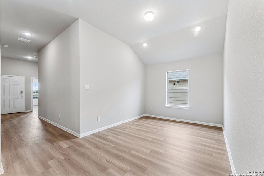 Spacious, unfurnished interior of a new home in Mesquite Ridge, San Antonio (Image 16). Spacious, unfurnished interior of a new home in Mesquite Ridge, San Antonio (Image 16).