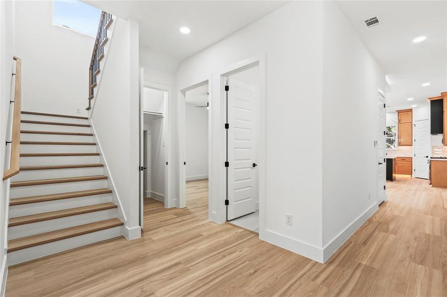 Spacious, unfurnished interior of a new home in , Dallas (Image 22).