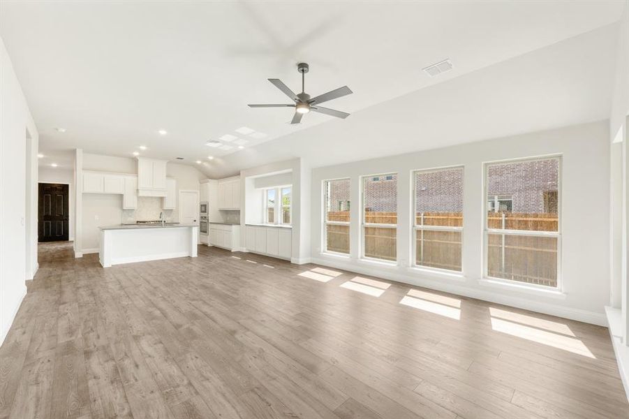 Spacious, unfurnished interior of a new home in Sable Creek, Sanger (Image 27). Spacious, unfurnished interior of a new home in Sable Creek, Sanger (Image 27).