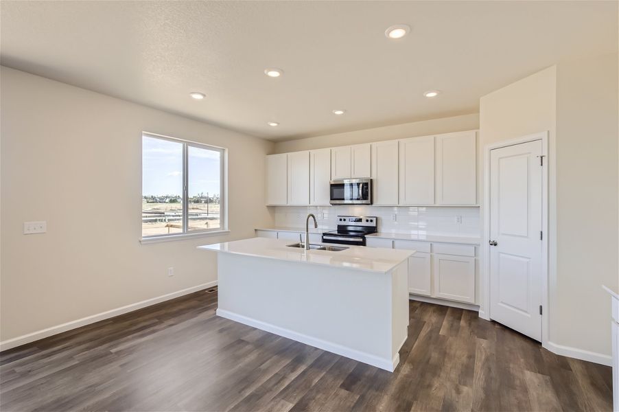 824 hummocky wy - web quality - 009 - 14 kitchen