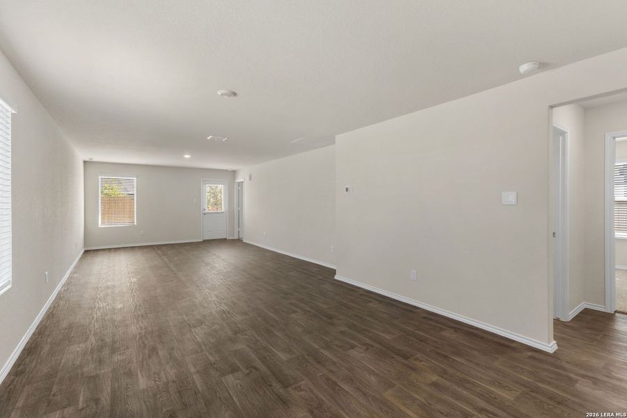 Spacious, unfurnished interior of a new home in Redbird Ranch, San Antonio (Image 15).
