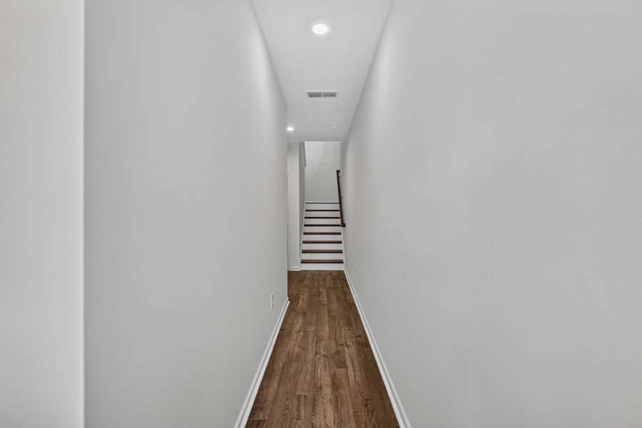 Spacious, unfurnished interior of a new home in Rosewood Farm, Lawrenceville (Image 36).