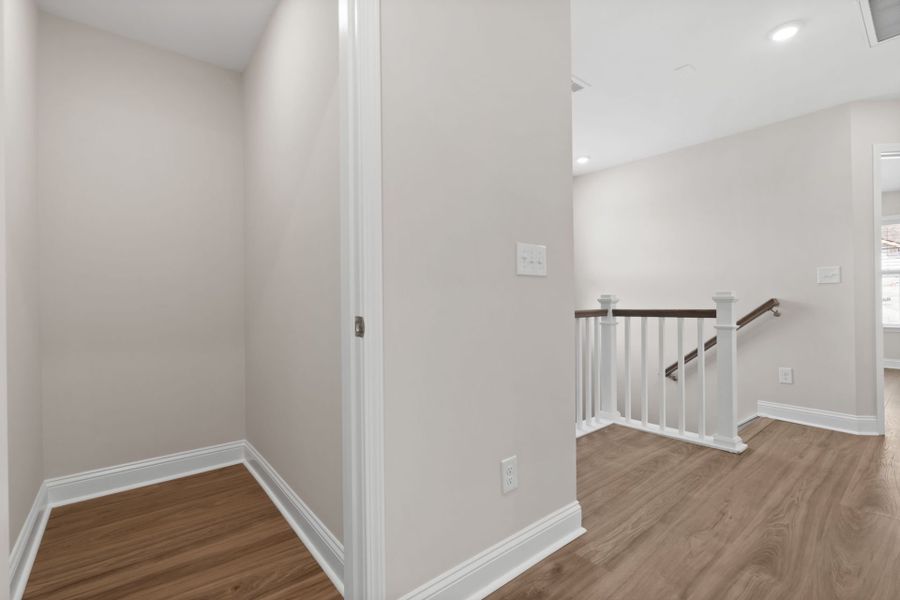 Spacious, unfurnished interior of a new home in Lakeside Townes at Riverlights, Wilmington (Image 19).