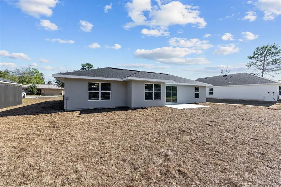 Exterior details and patio area of a home in , Ocala (Image 4).
