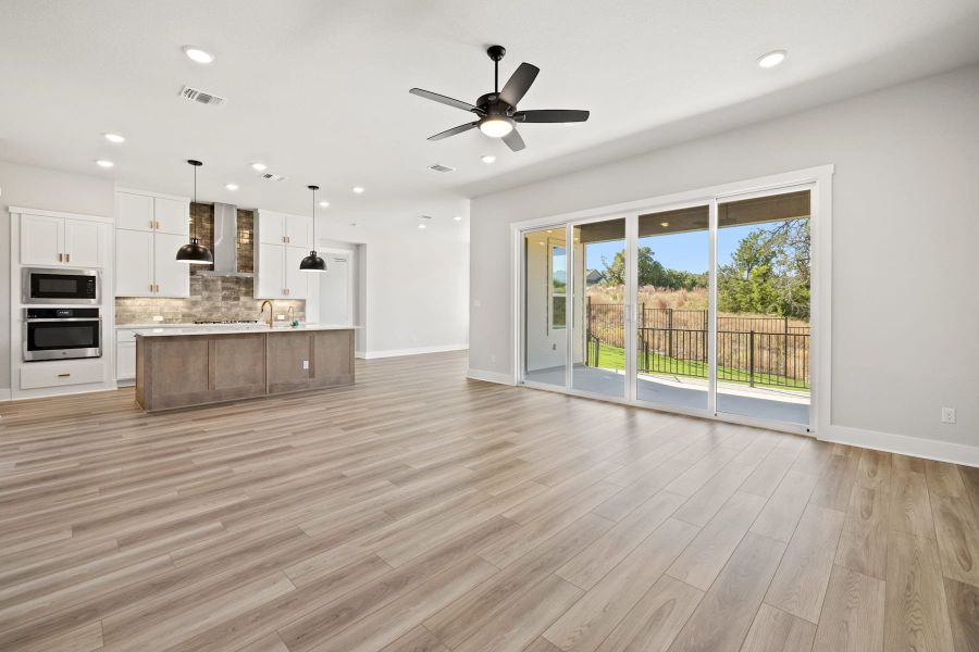 Spacious, unfurnished interior of a new home in Lariat, Liberty Hill (Image 35).