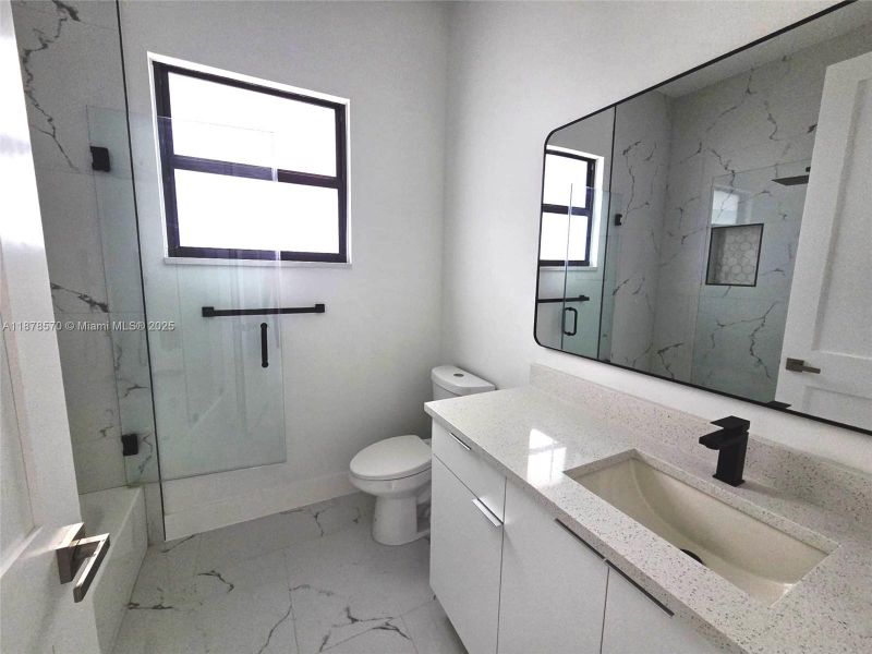 Furnished interior view inside a new home in , Cape Coral (Image 5).