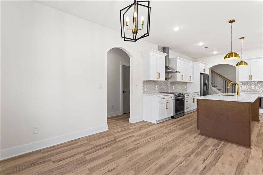 Furnished interior view inside a new home in , Gainesville (Image 16).