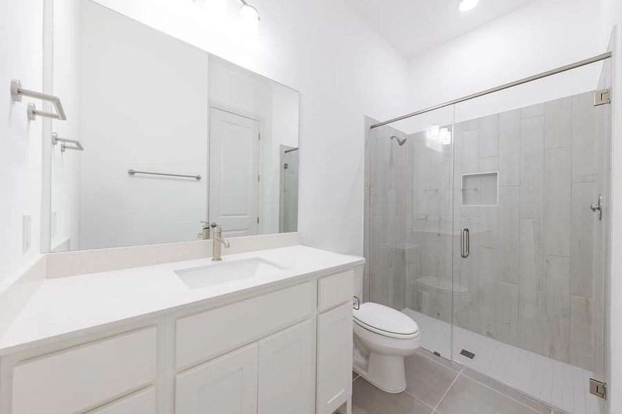 Dakota C Bathroom 4