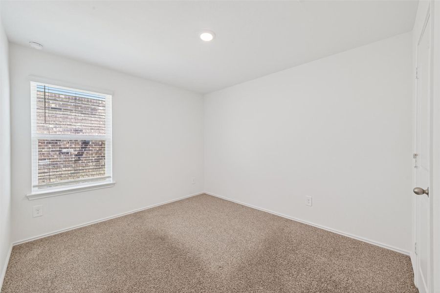 Spacious, unfurnished interior of a new home in Breckenridge Forest, Spring (Image 39).