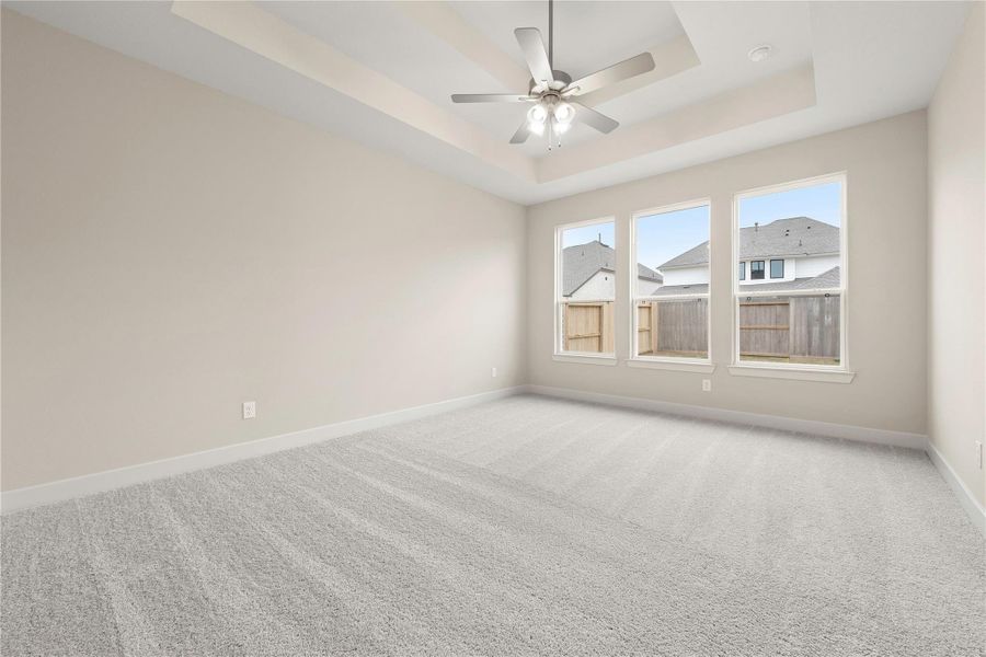 Representative image. Features, selections and colors may vary.