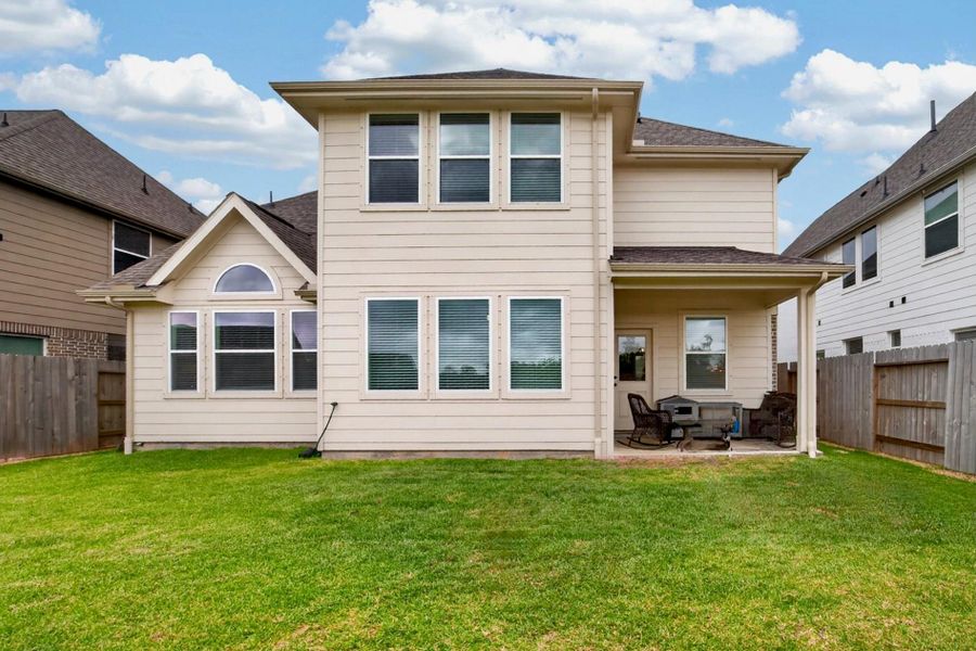 Exterior details and patio area of a home in The Commons at Sedona, League City (Image 2). Exterior details and patio area of a home in The Commons at Sedona, League City (Image 2).