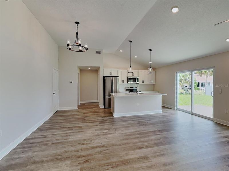 Spacious, unfurnished interior of a new home in , North Port (Image 12).