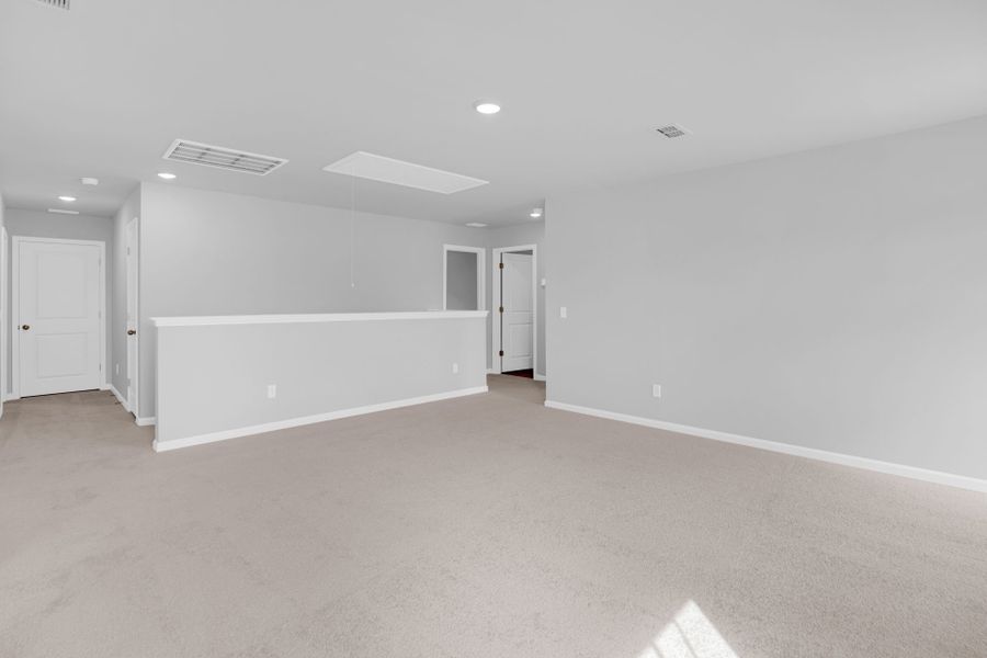 Spacious, unfurnished interior of a new home in Bradford Pointe, Summerville (Image 31).