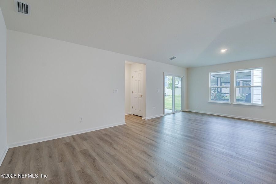 Spacious, unfurnished interior of a new home in Stonecrest, St. Johns (Image 11).