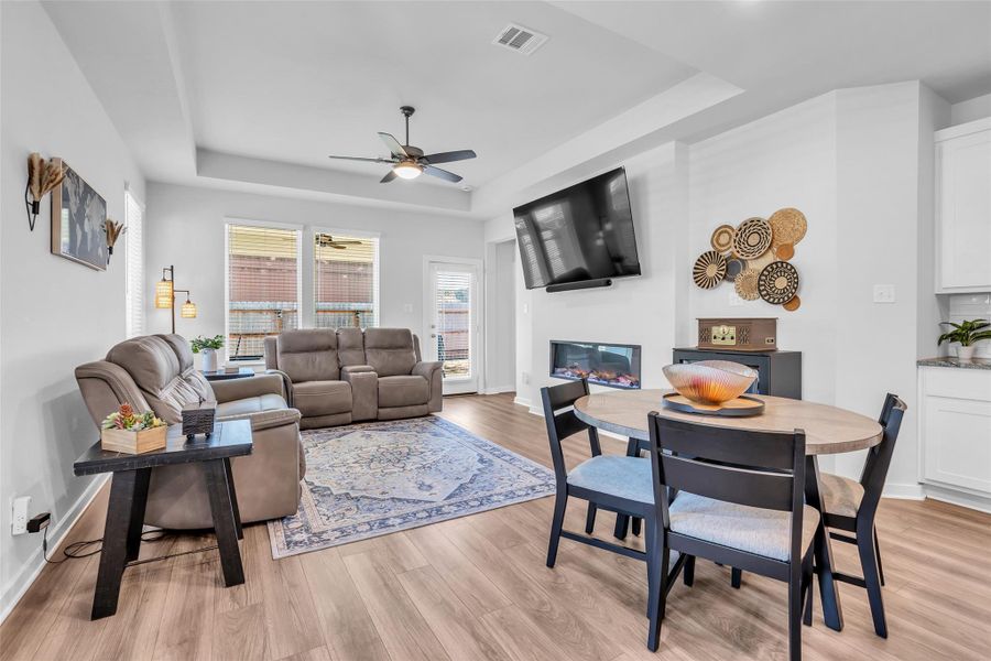 Furnished interior view inside a new home in Westridge Cove 40′, Conroe (Image 22).