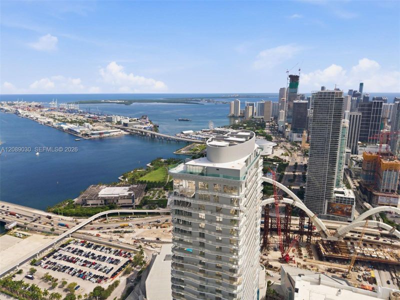 Condo located in Miami, FL showcasing its design and architecture (Image 38).