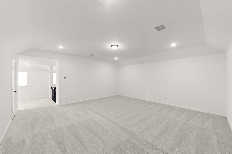 Spacious, unfurnished interior of a new home in Park Hills, Rockwall (Image 32).