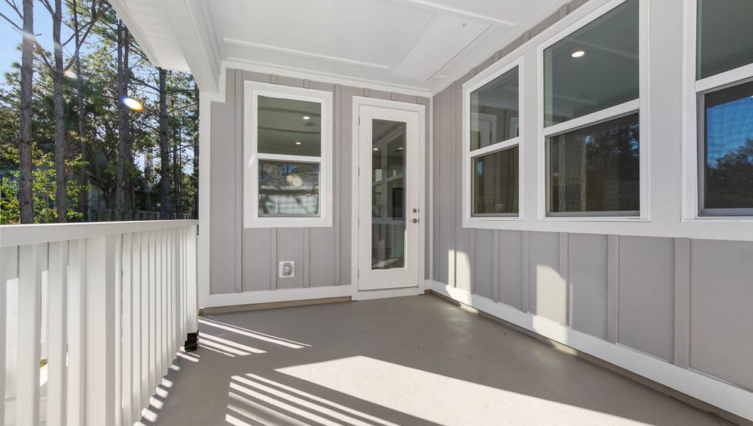 Representative exterior details of a home built from the Findley by D.R. Horton in Parkside, Santa Rosa Beach (Image 4).