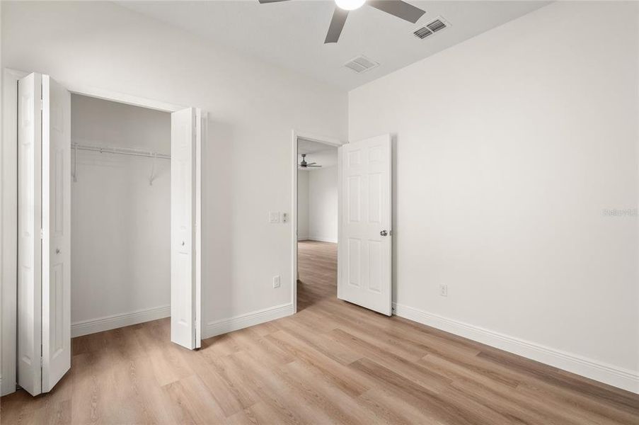 Spacious, unfurnished interior of a new home in , Osteen (Image 44).