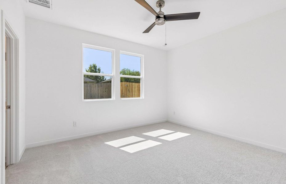Spacious, unfurnished interior of a new home in Vantage, San Marcos (Image 19).