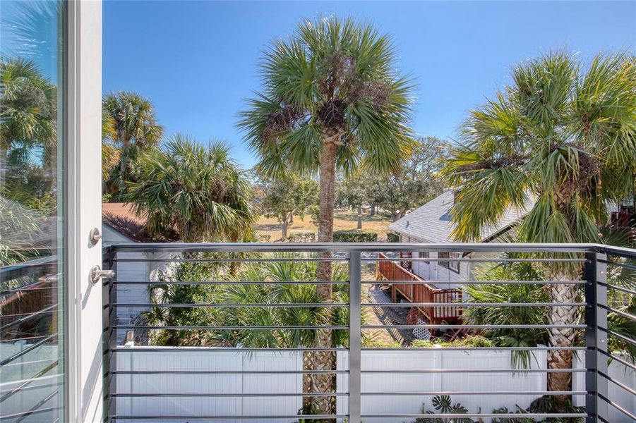 Exterior details and patio area of a home in , Daytona Beach (Image 51).