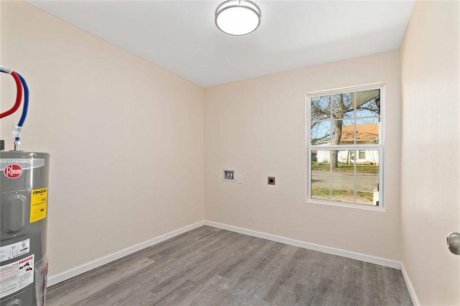 Spacious, unfurnished interior of a new home in , Brownwood (Image 9).