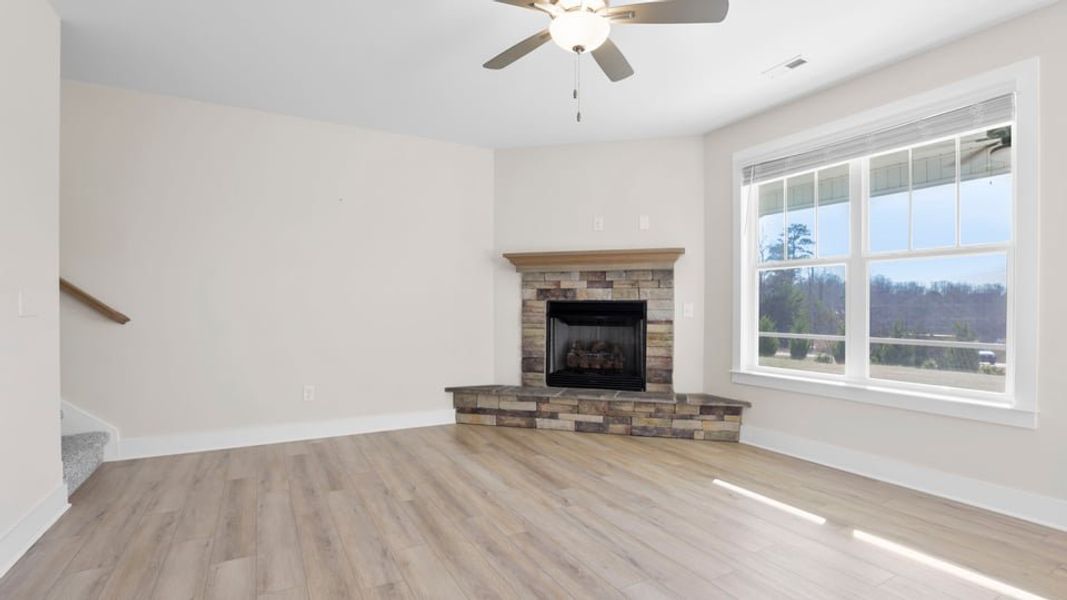 Spacious, unfurnished interior of a new home in Rutledge Estates, Woodruff (Image 16).