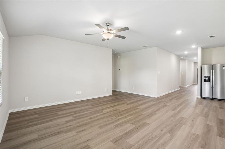 Spacious, unfurnished interior of a new home in Stella Hills, Denton (Image 22).
