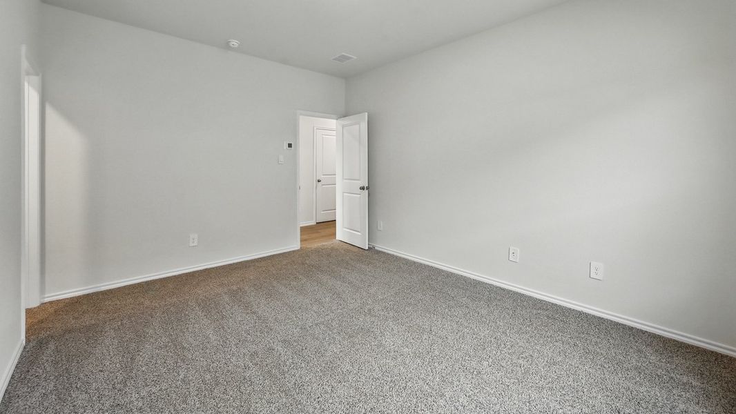 Representative unfurnished interior of a home built from the Zavalla by D.R. Horton in Cottonwood, Dorchester (Image 8).