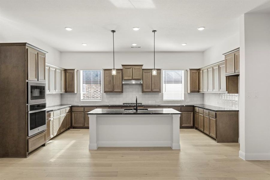 06_1433 Florence, Celina