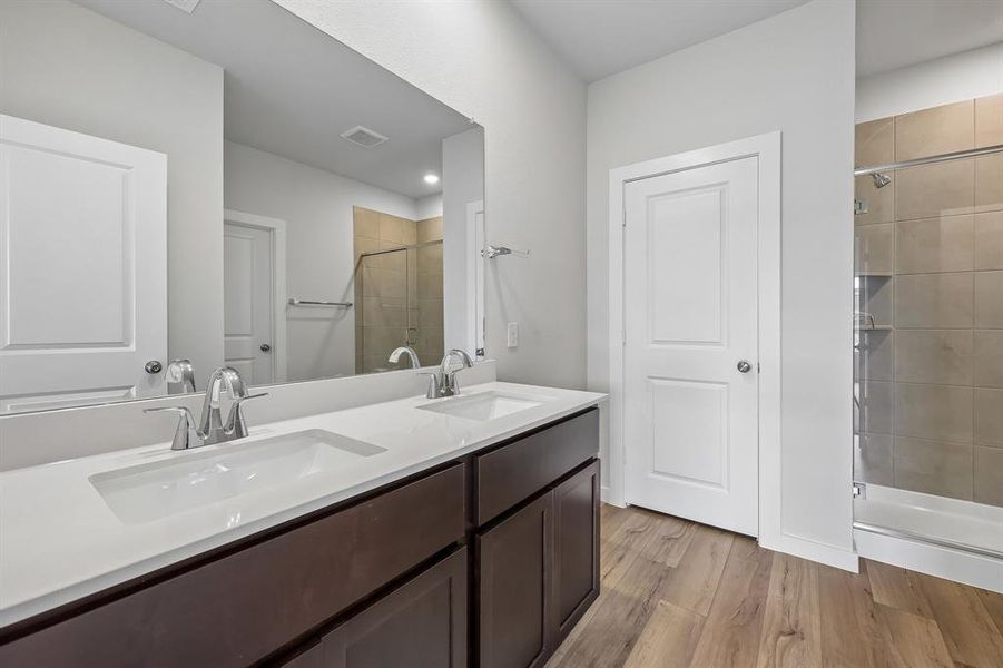 Furnished interior view inside a new home in Lone Oak, Alvarado (Image 11). Furnished interior view inside a new home in Lone Oak, Alvarado (Image 11).