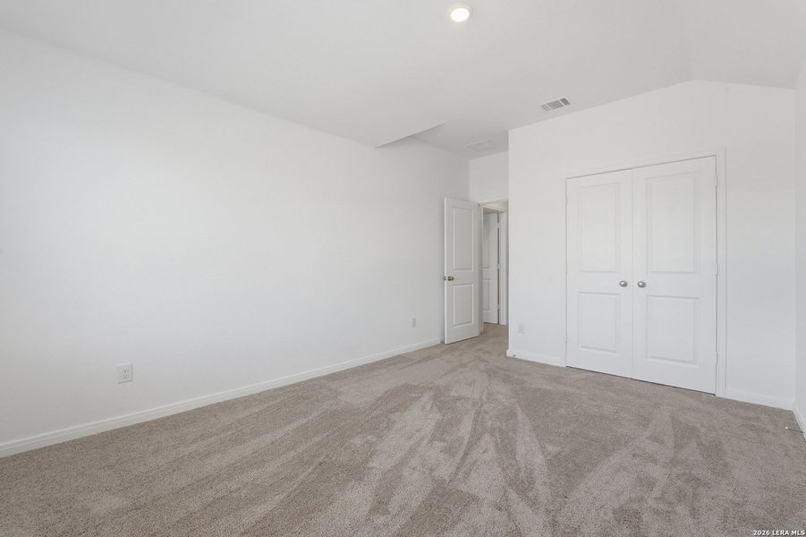 Spacious, unfurnished interior of a new home in Guadalupe Heights, Seguin (Image 30).