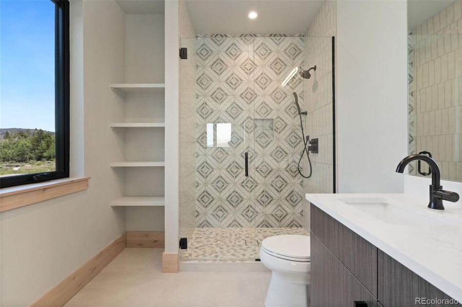 Upper bedroom #4 with en suite 3/4 bath