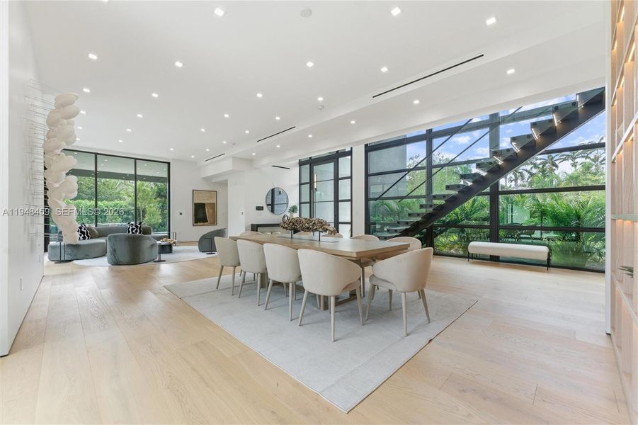 Community amenities in , Pinecrest (Image 27).