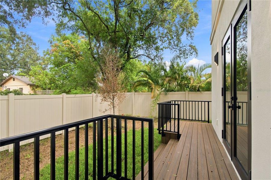 Exterior details and patio area of a home in , Tampa (Image 35).