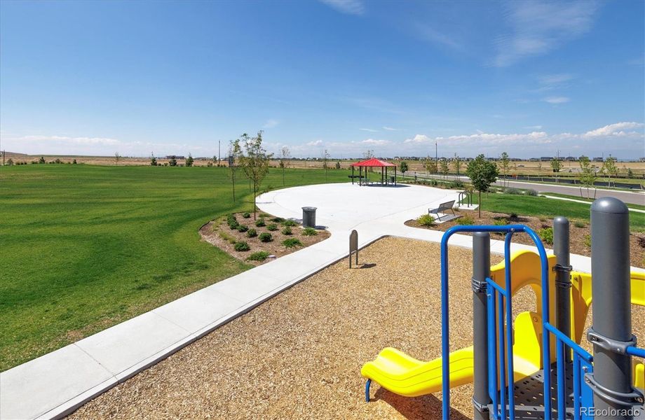 Community amenities in Settlers Crossing, Commerce City (Image 32).