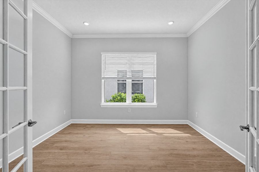 Spacious, unfurnished interior of a new home in Esplanade at Azario Lakewood Ranch, Bradenton (Image 15).